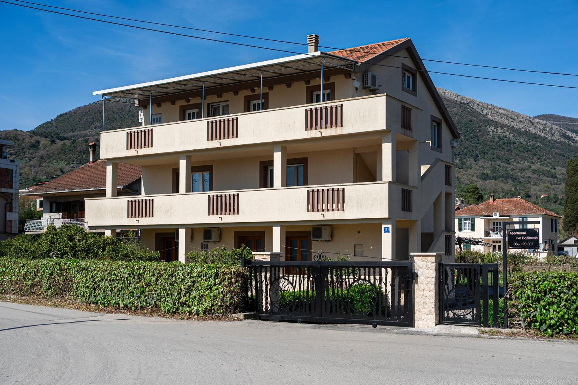 Apartments Ivo Bozinovic Tivat Exterior photo